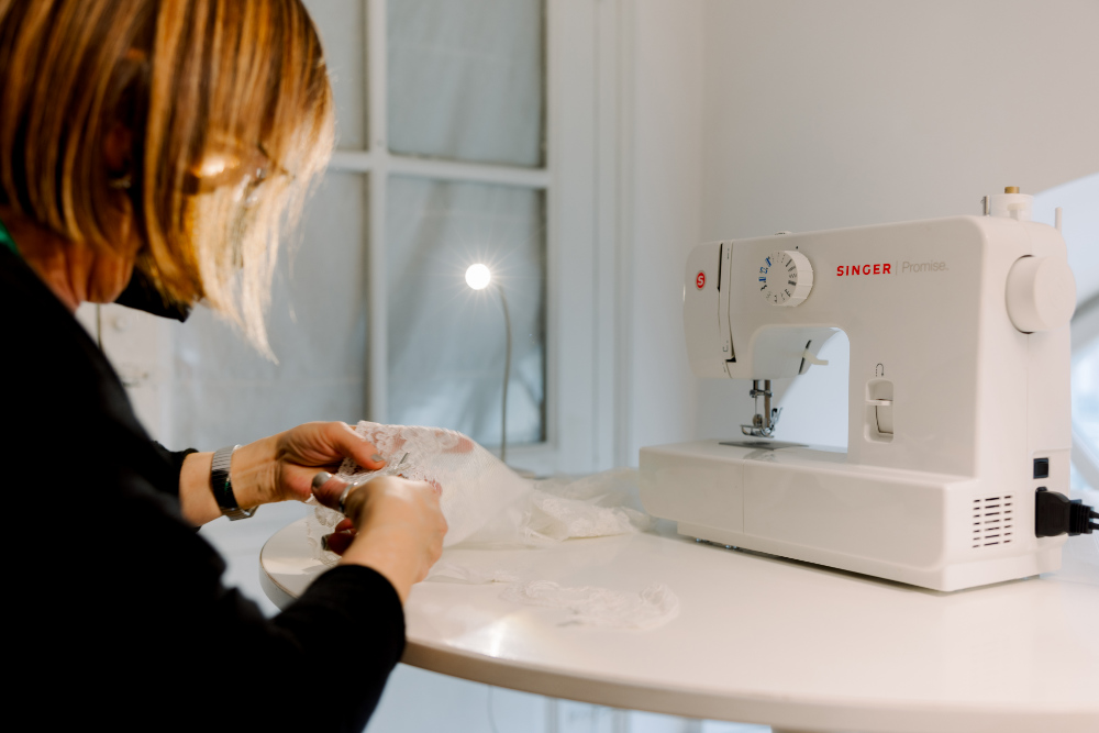 Rosalba-Gabrielli-atelier-sartoria-sposa-cerimonia-mamma-tessuto-come-scegliere-su-misura-esclusiva-abito-sartoriale5